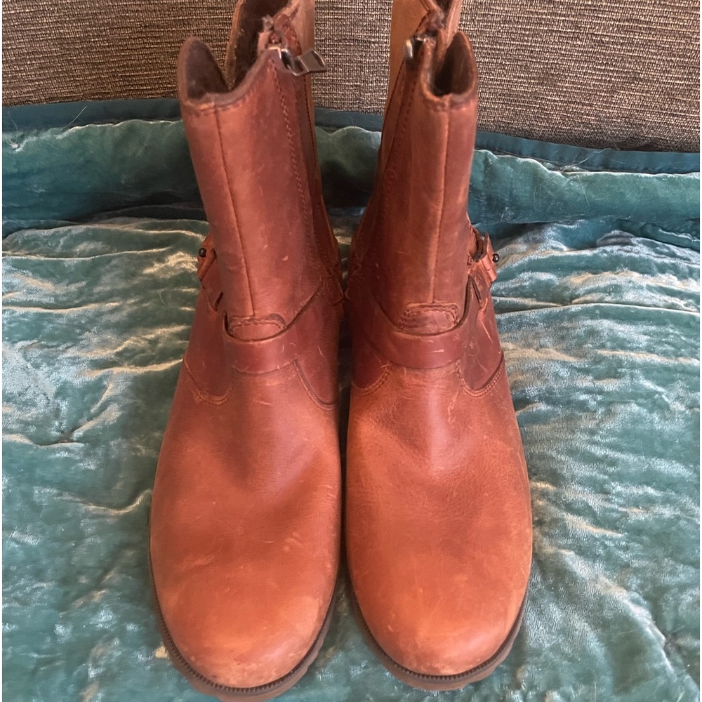 Teva De La Vina ankle boots size 8
